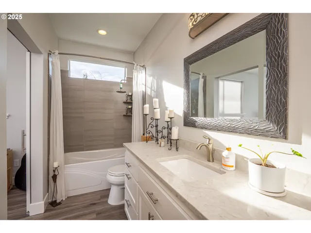 $572,000 | 3761 Nandina Drive, Florence, OR 97439