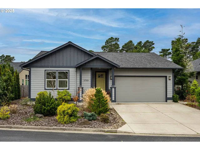 $572,000 | 3761 Nandina Drive, Florence, OR 97439