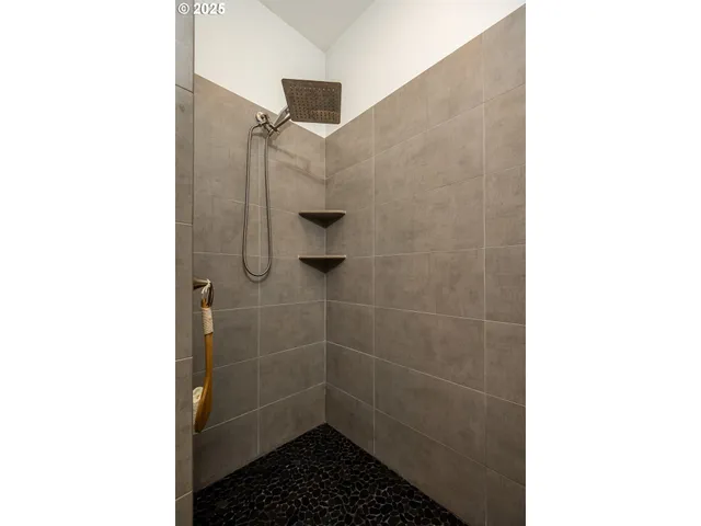 $572,000 | 3761 Nandina Drive, Florence, OR 97439