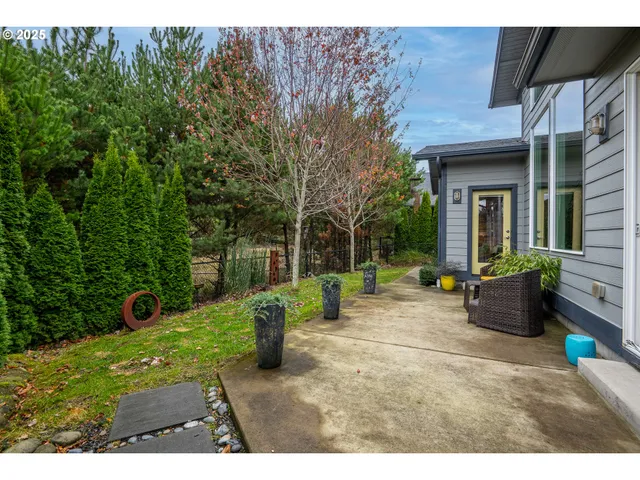 $572,000 | 3761 Nandina Drive, Florence, OR 97439