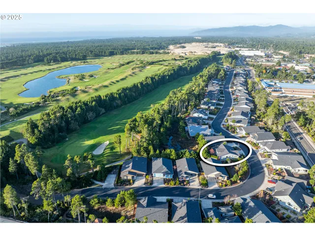 $572,000 | 3761 Nandina Drive, Florence, OR 97439