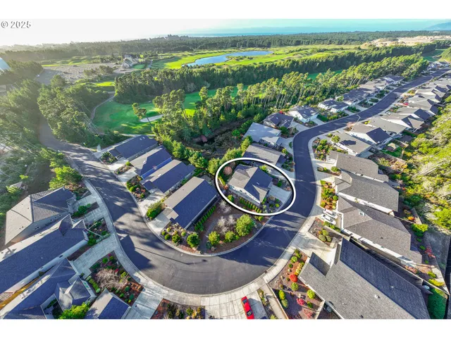 $572,000 | 3761 Nandina Drive, Florence, OR 97439