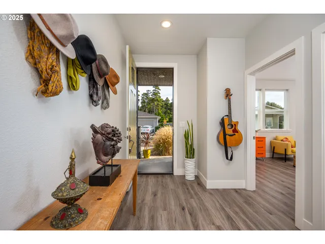 $572,000 | 3761 Nandina Drive, Florence, OR 97439