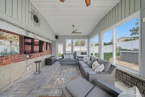$899,000 | 241 West 18th Street, Deer Park, NY 11729