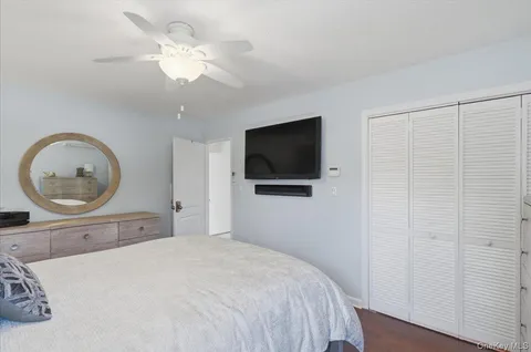 $899,000 | 241 West 18th Street, Deer Park, NY 11729