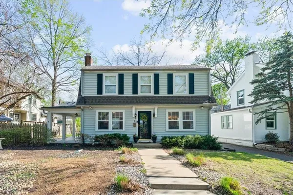 $389,000 | 7 West Winthrope Road, Kansas City, MO 64113