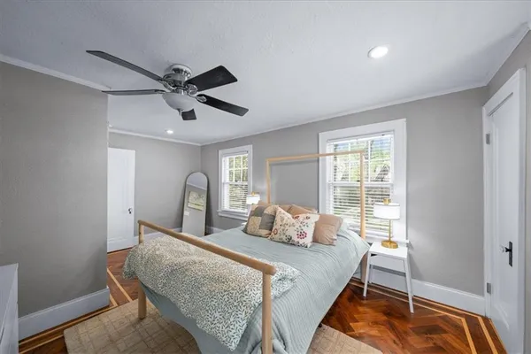 $389,000 | 7 West Winthrope Road, Kansas City, MO 64113