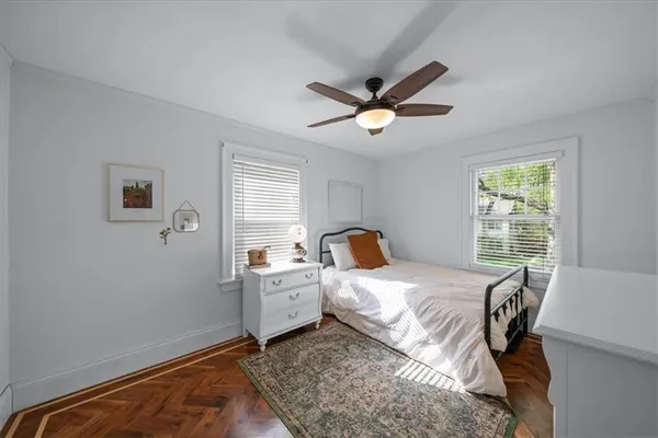 $389,000 | 7 West Winthrope Road, Kansas City, MO 64113
