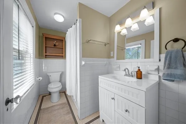 $389,000 | 7 West Winthrope Road, Kansas City, MO 64113