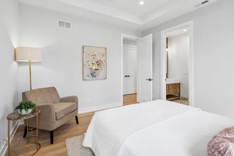 $2,500,000 | 6022 North Ionia Avenue, Chicago, IL 60646