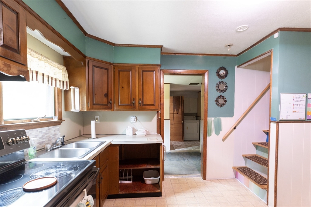 150 Framingham Road Southborough, MA 01772 - Photo 8 of 35