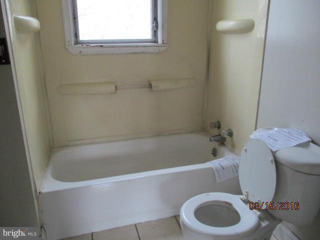 3116 Cedarhurst Road Baltimore, MD 21214 - Photo 4 of 10 Bath