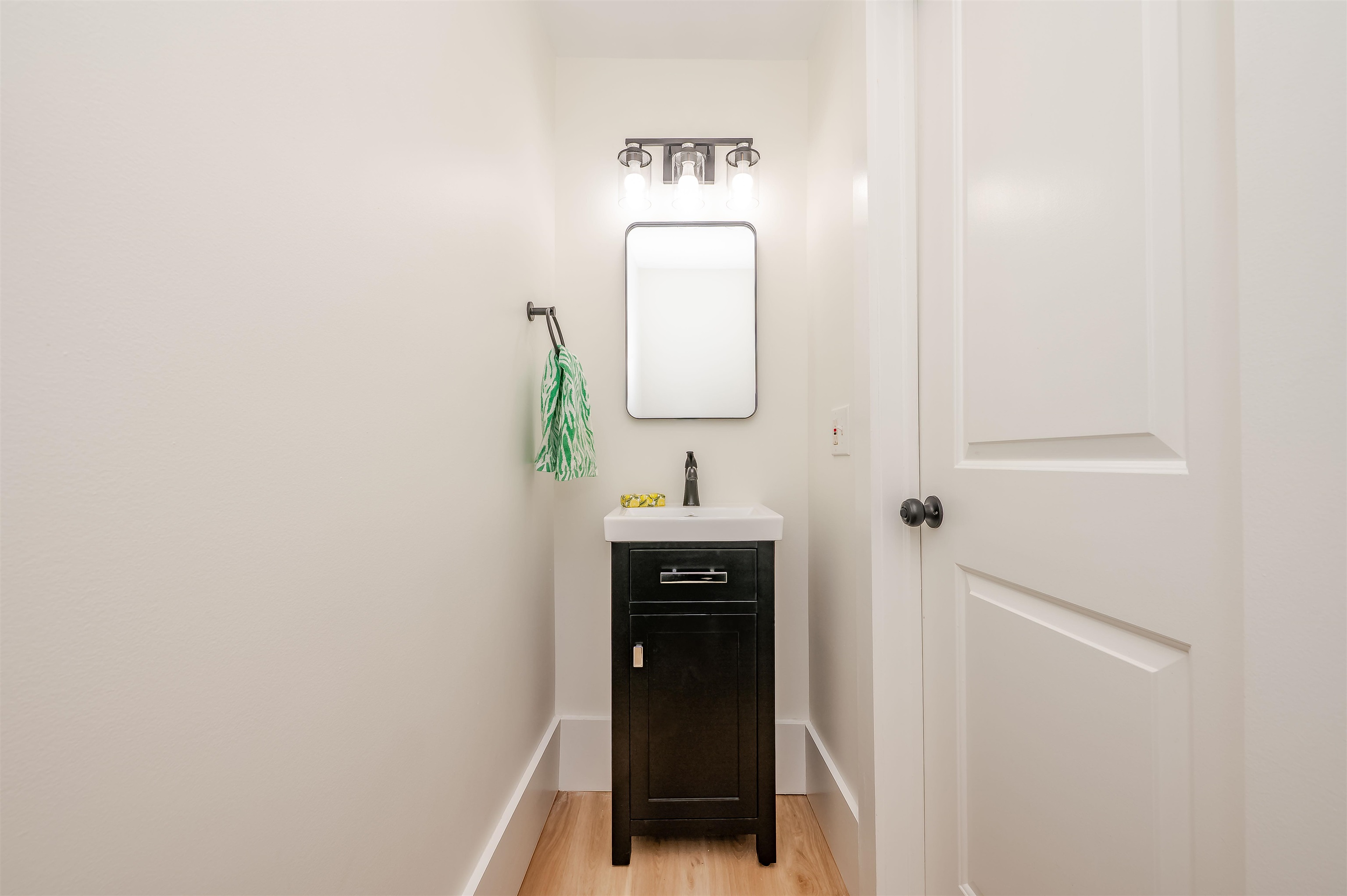 36 Court Street Dover, NH 03820 - Photo 8 of 38