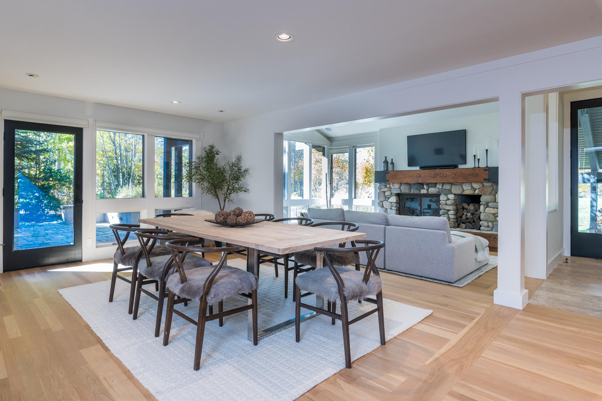 104 Fairway Road Sun Valley, ID 83353 - Photo 4 of 33 _TTP5963