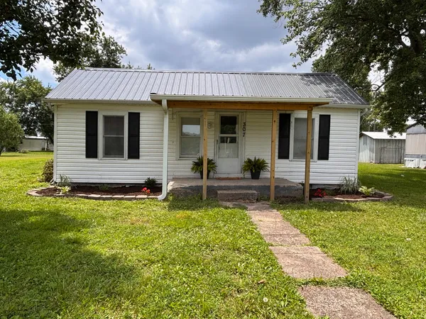 $58,500 | 307 Casey Street, Woodlawn, IL 62898