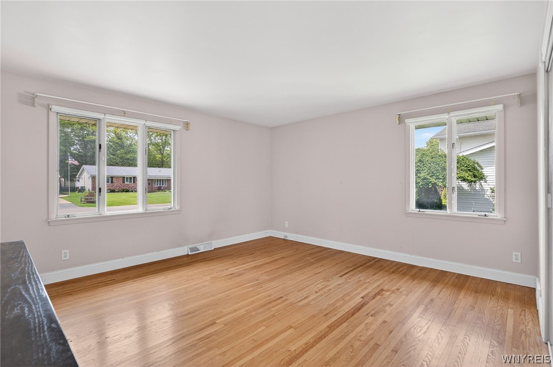 7706 St Joseph Road Niagara, NY 14304 - Photo 25 of 48