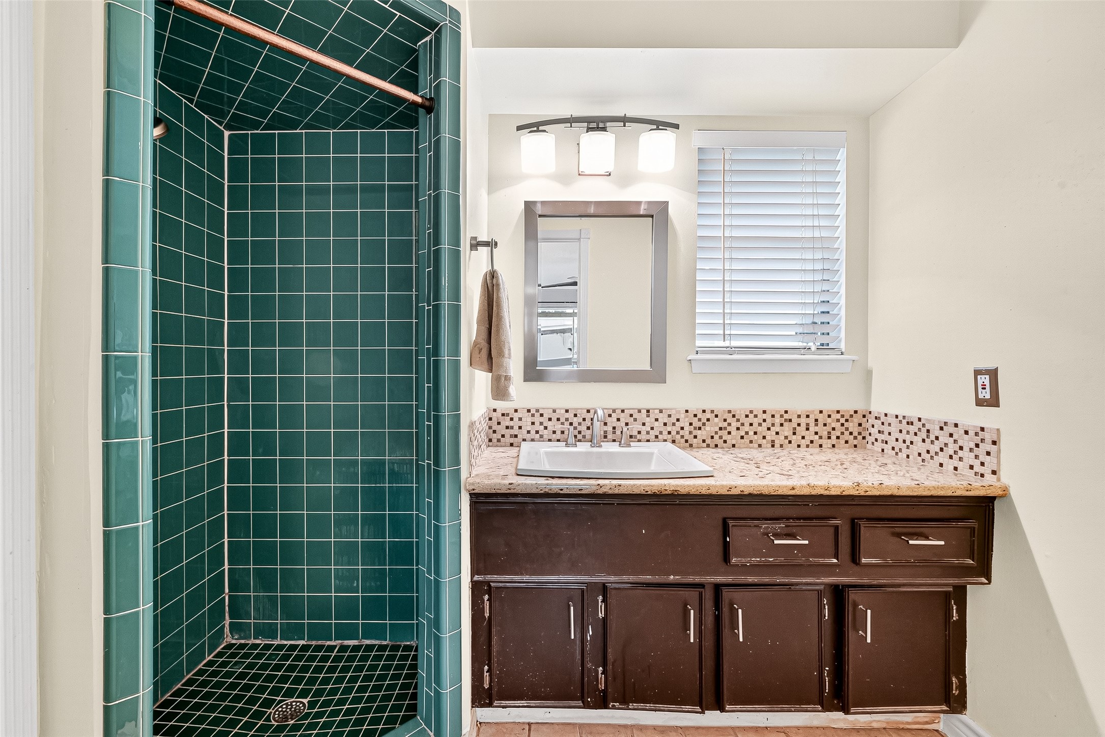 10302 Ivyridge Road Houston, TX 77043 - Photo 38 of 47