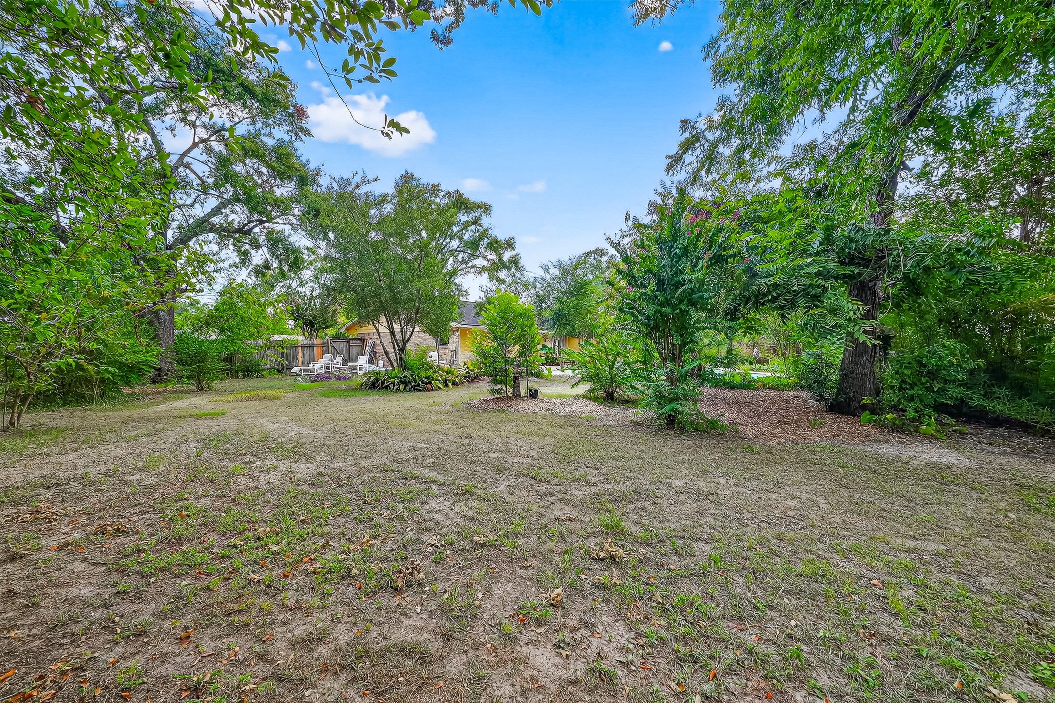 10302 Ivyridge Road Houston, TX 77043 - Photo 47 of 47 a view of outdoor space and yard