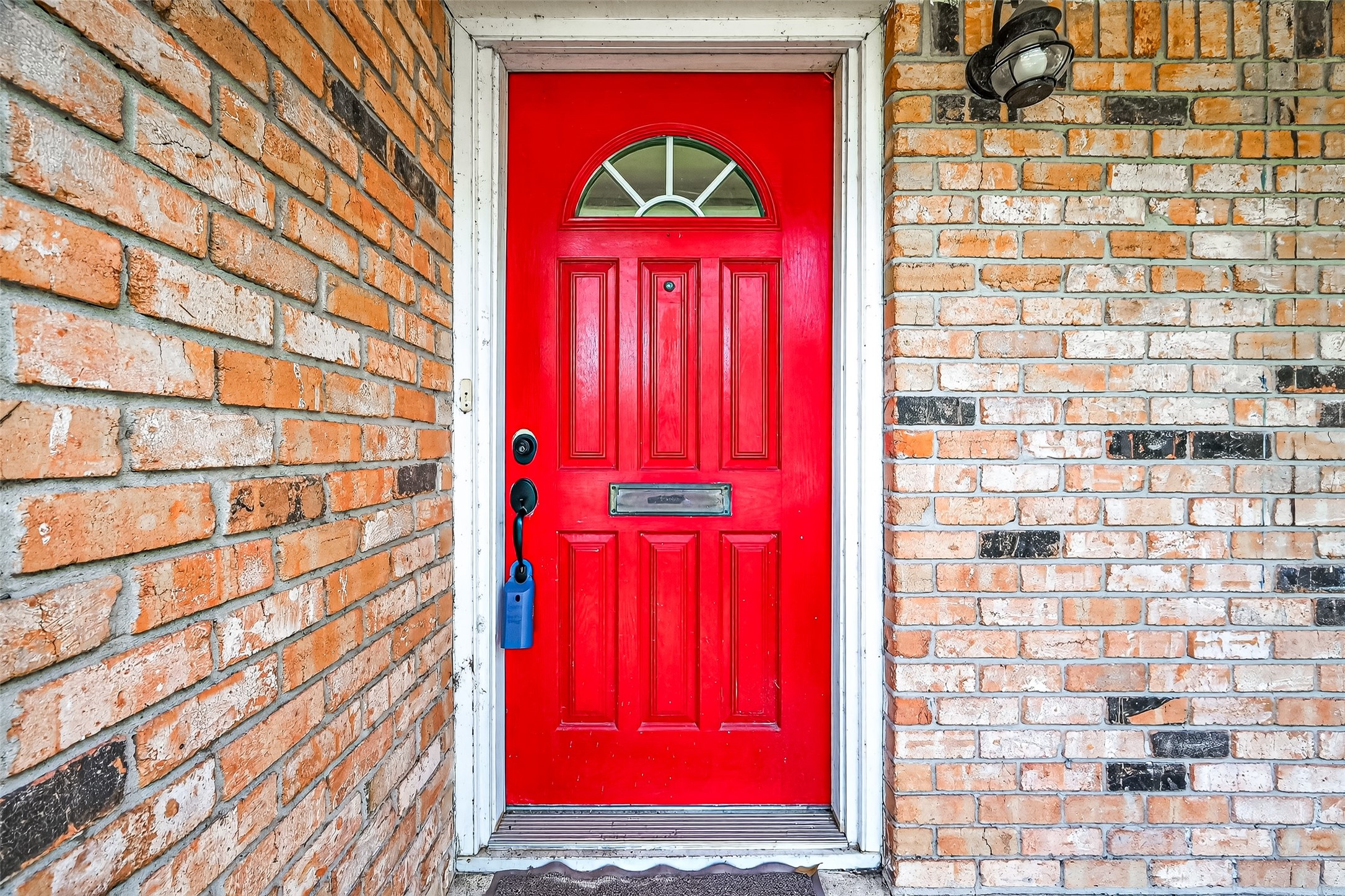 10302 Ivyridge Road Houston, TX 77043 - Photo 6 of 47 a view of front door