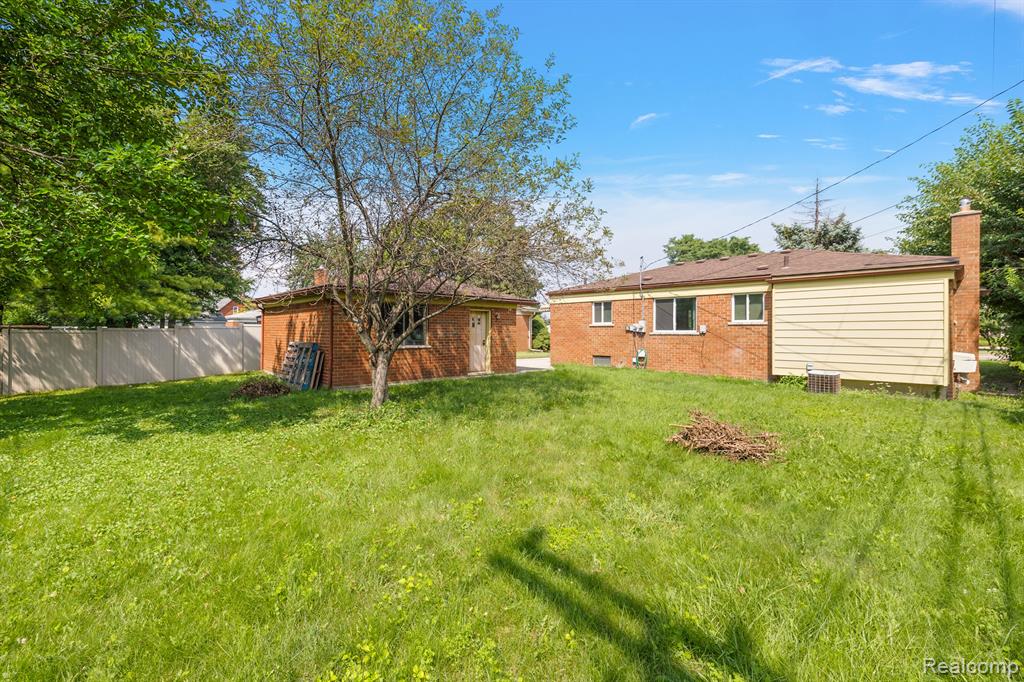 32001 Schoenherr Road Warren, MI 48088 - Photo 26 of 27