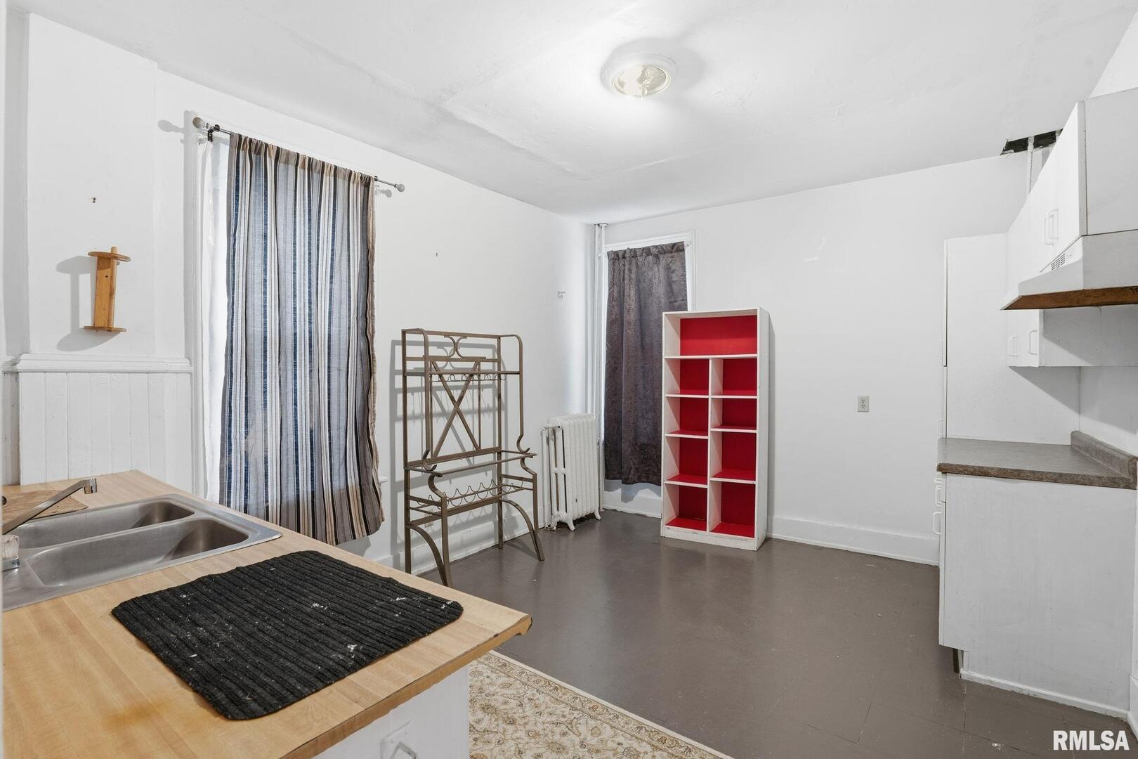 903 17th Street Rock Island, IL 61201 - Photo 11 of 24