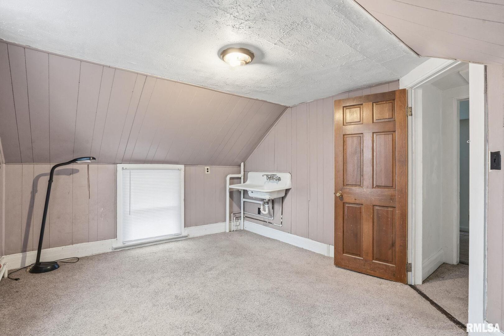 903 17th Street Rock Island, IL 61201 - Photo 17 of 24