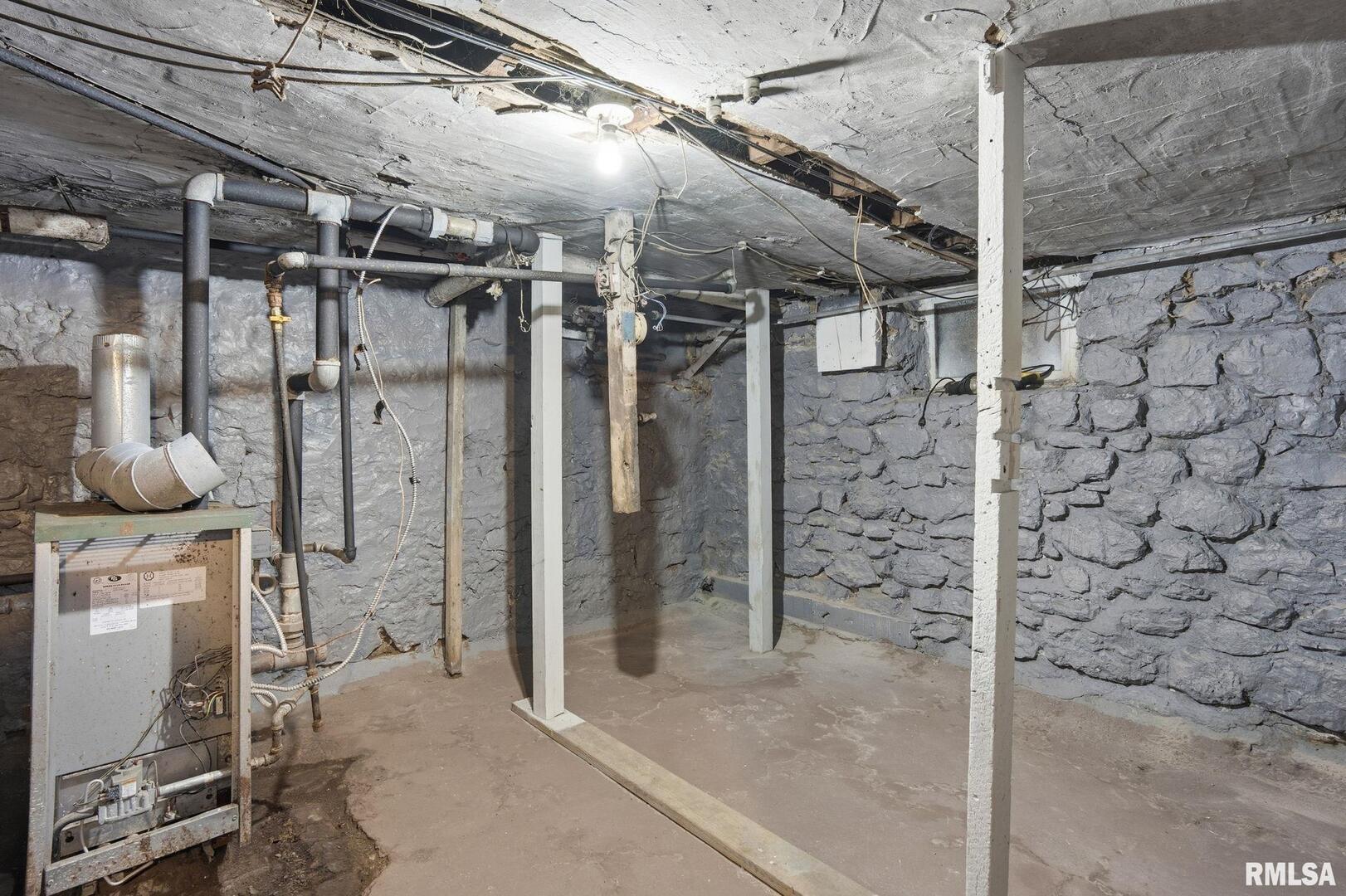 903 17th Street Rock Island, IL 61201 - Photo 22 of 24