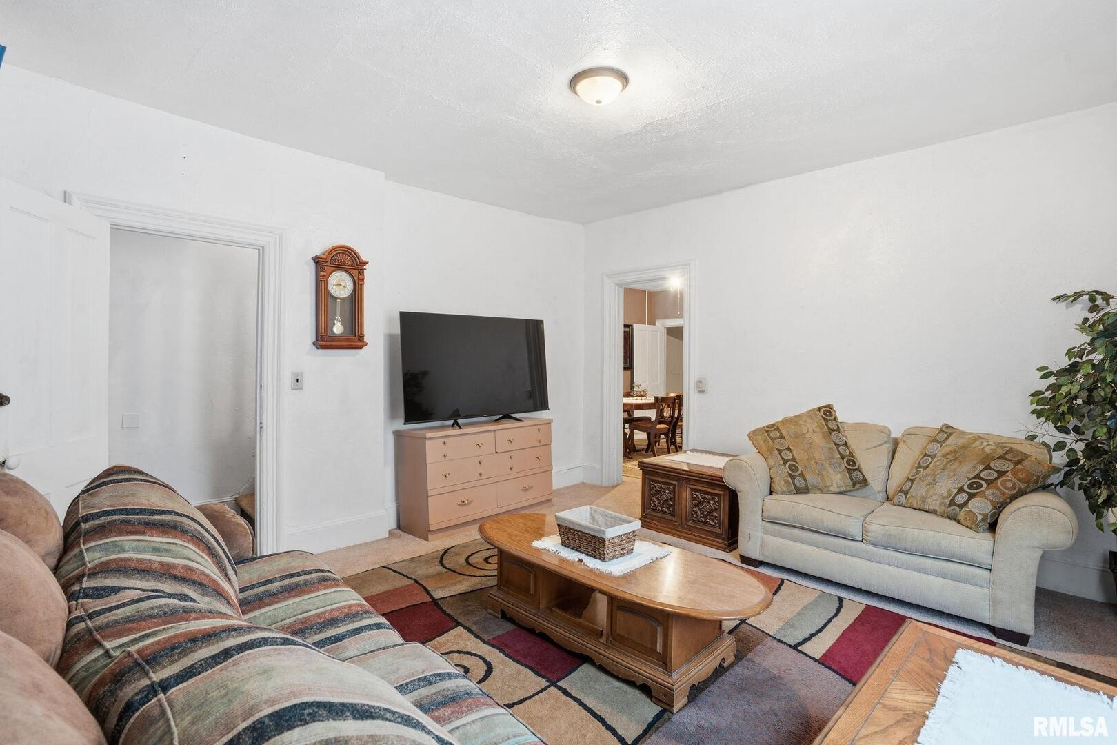 903 17th Street Rock Island, IL 61201 - Photo 5 of 24