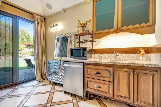 $2,500 | 44 Hackamore Lane, Unit 46, Bell Canyon, CA 91307