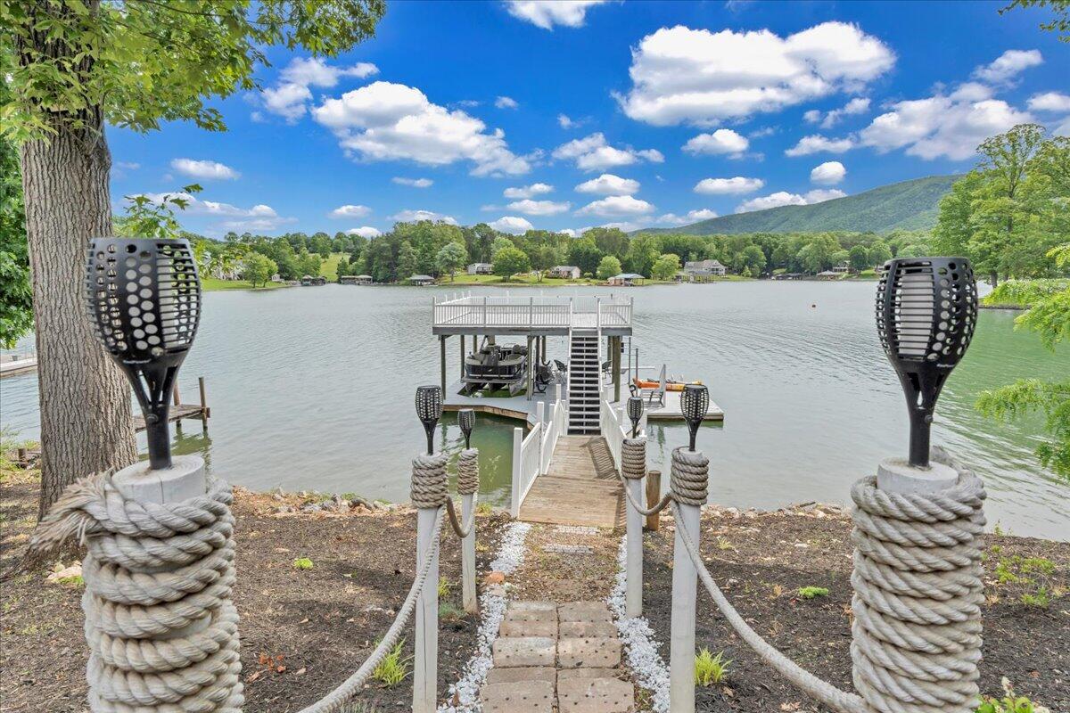 244 Cove Road Penhook, VA 24137 - Photo 3 of 88 002-MIB00257