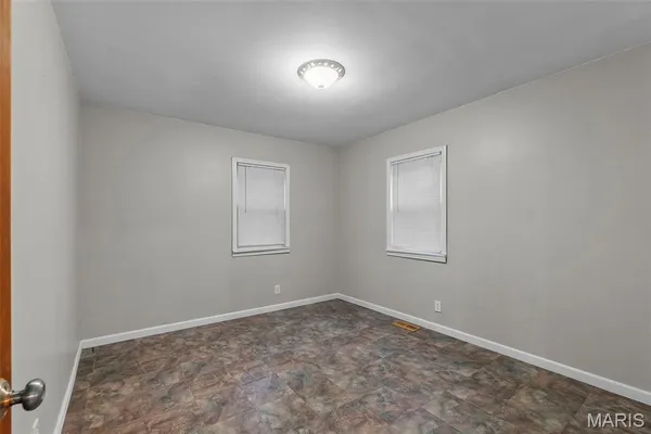 $169,900 | 52 Linn Drive, Ste. Genevieve, MO 63670