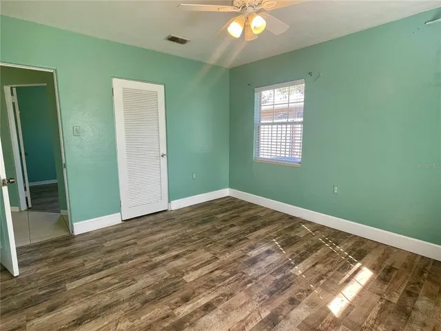 a view of empty room with window