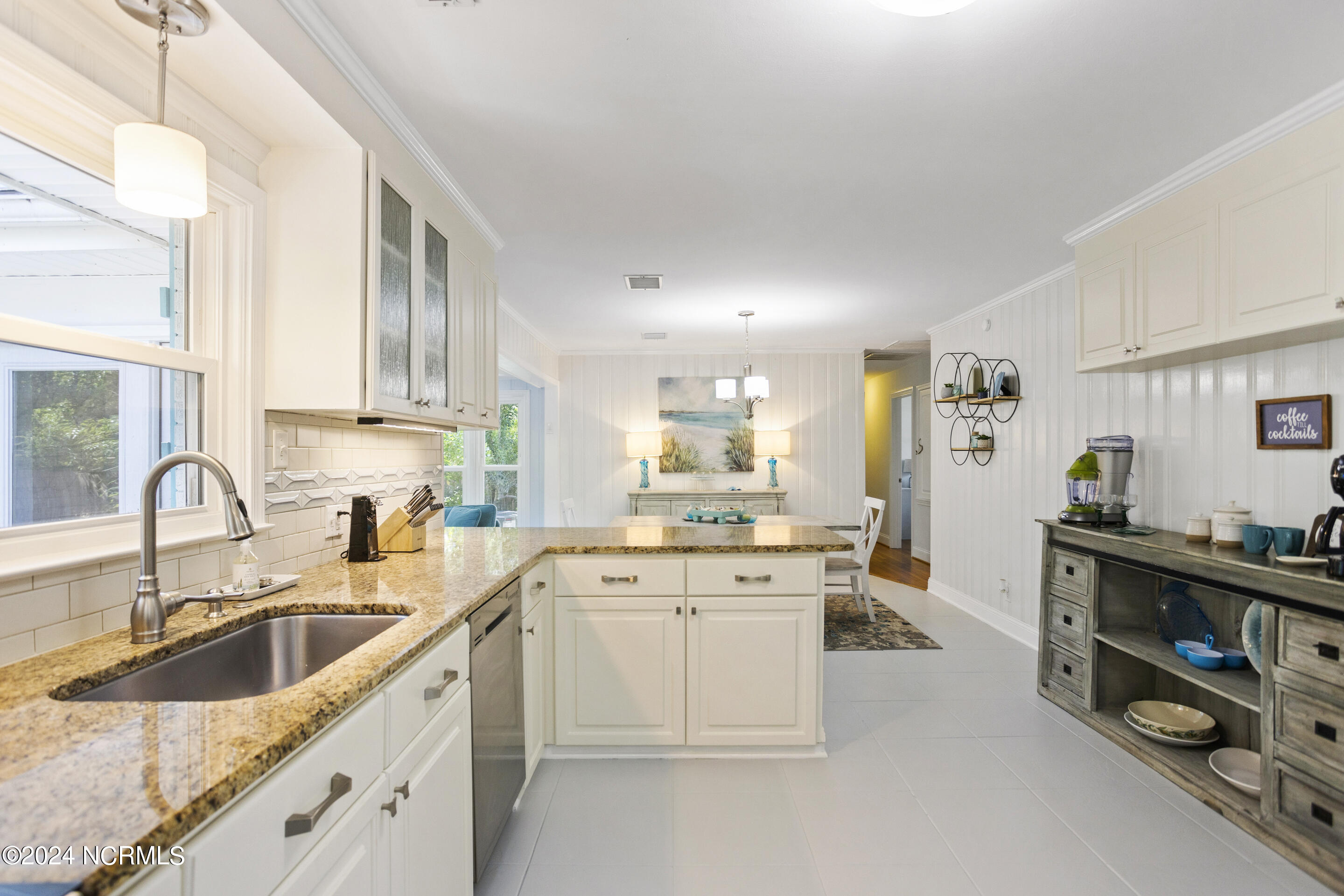 3926 Edgewood Road Wilmington, NC 28403 - Photo 7 of 47 3926 Edgewood Kitchen dining