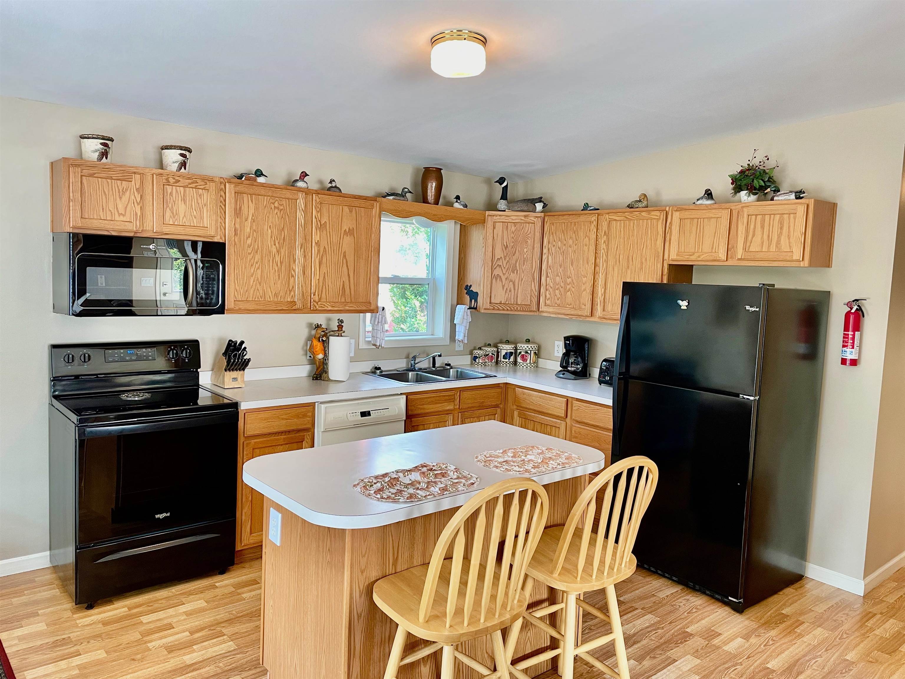 408 Beach Road Pittsburg, NH 03592 - Photo 2 of 38