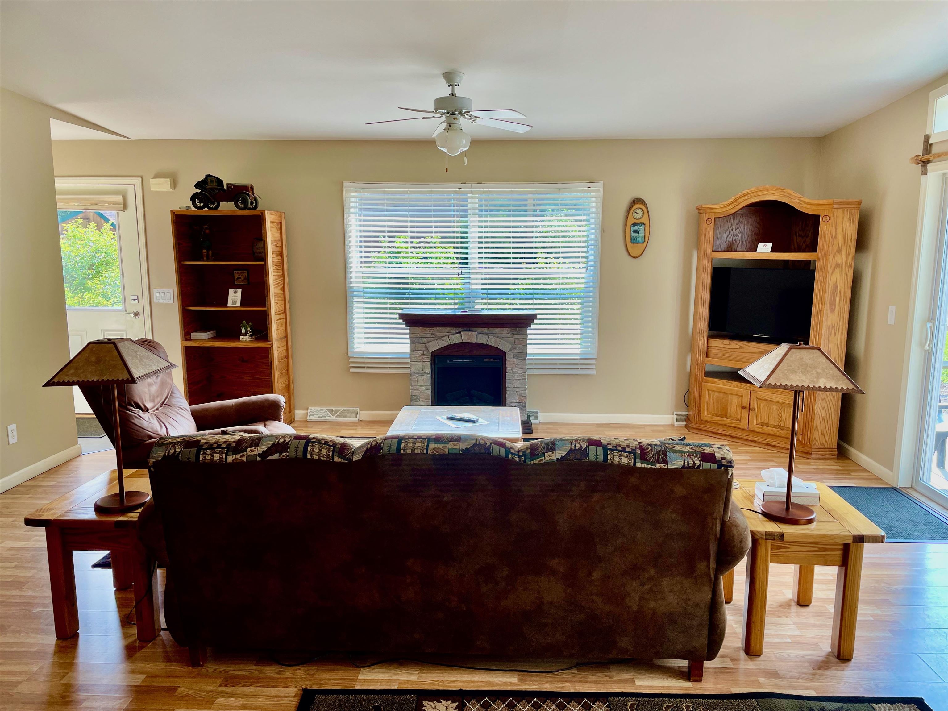 408 Beach Road Pittsburg, NH 03592 - Photo 11 of 38