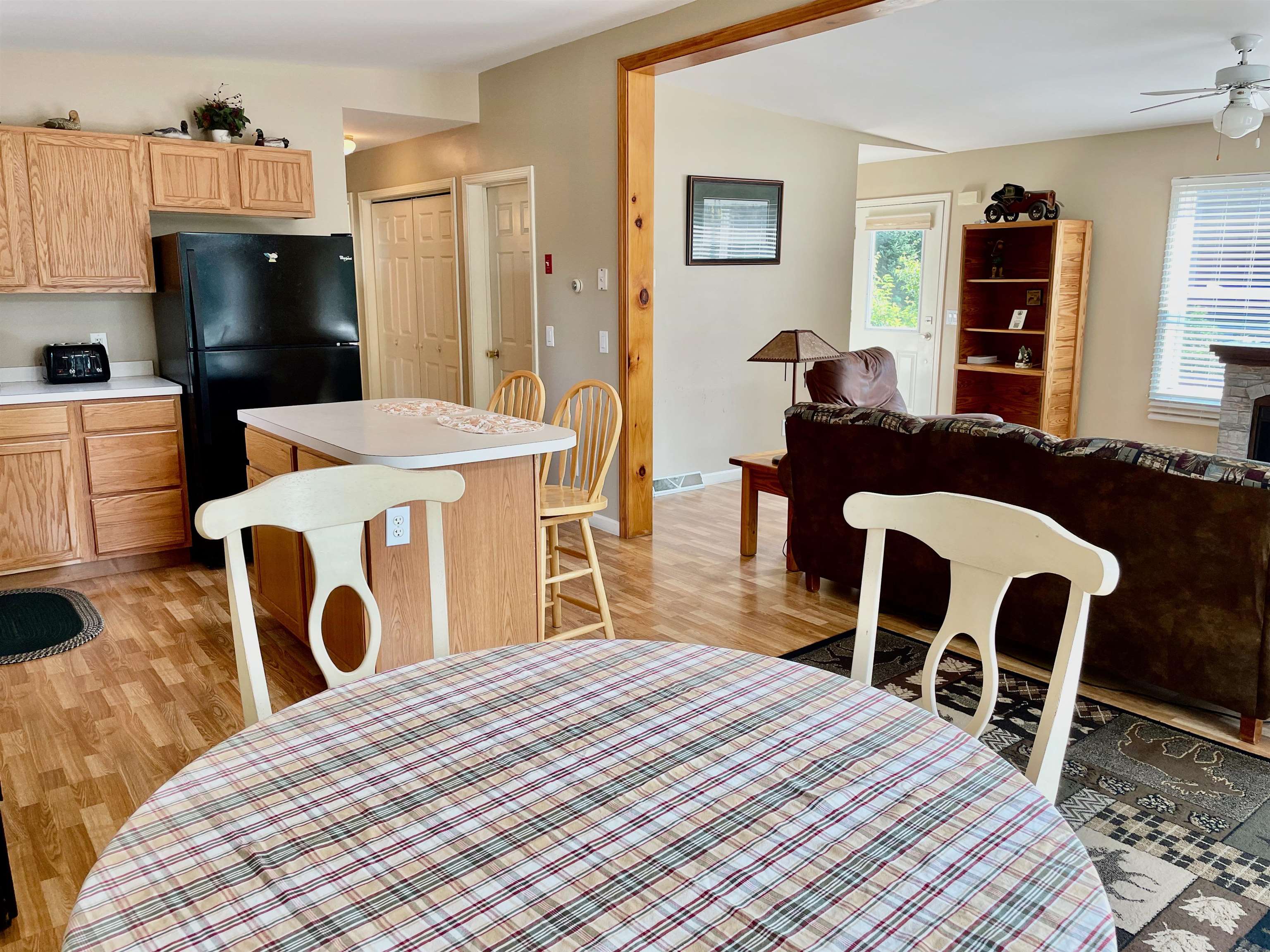 408 Beach Road Pittsburg, NH 03592 - Photo 4 of 38