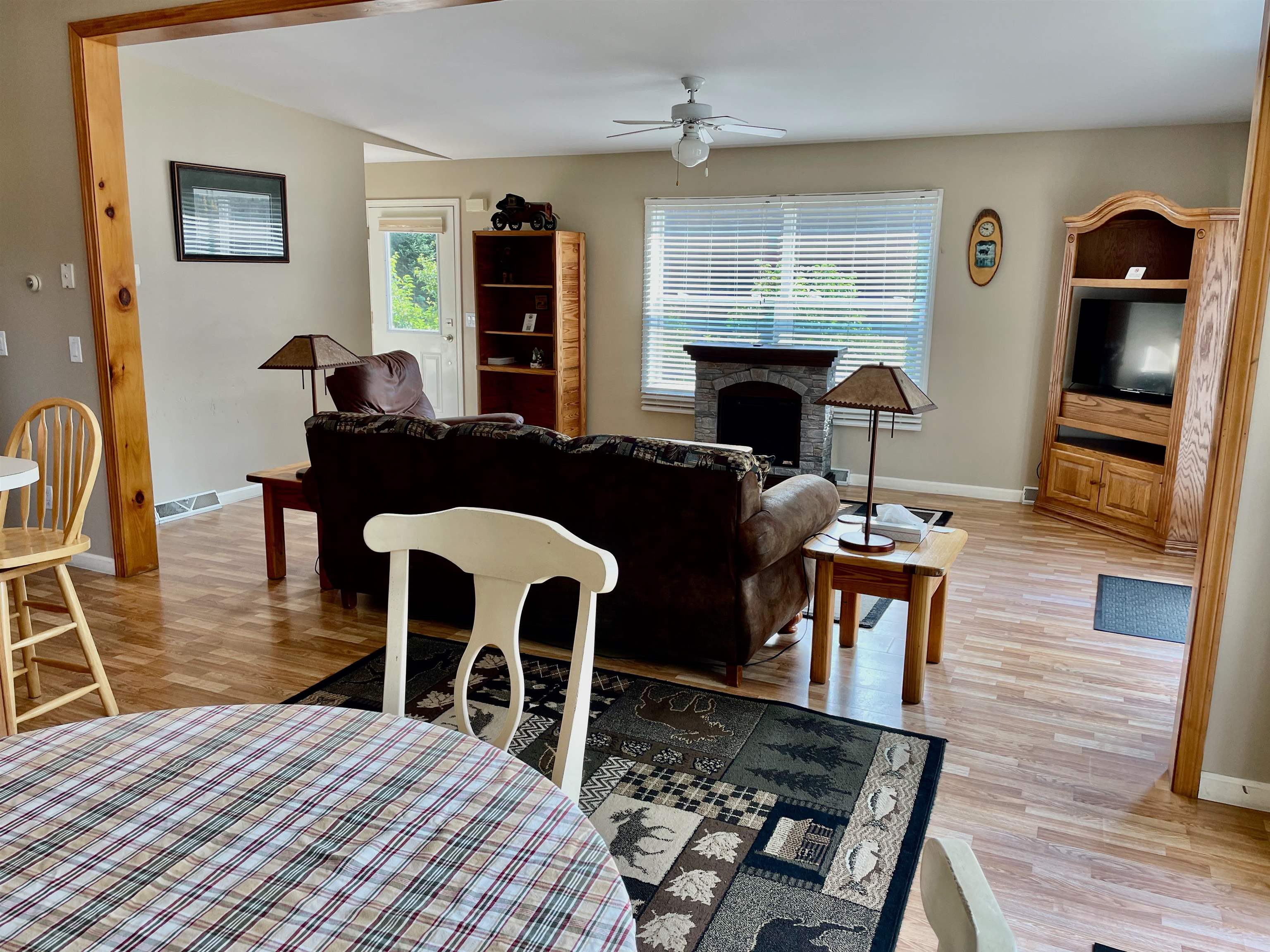 408 Beach Road Pittsburg, NH 03592 - Photo 5 of 38