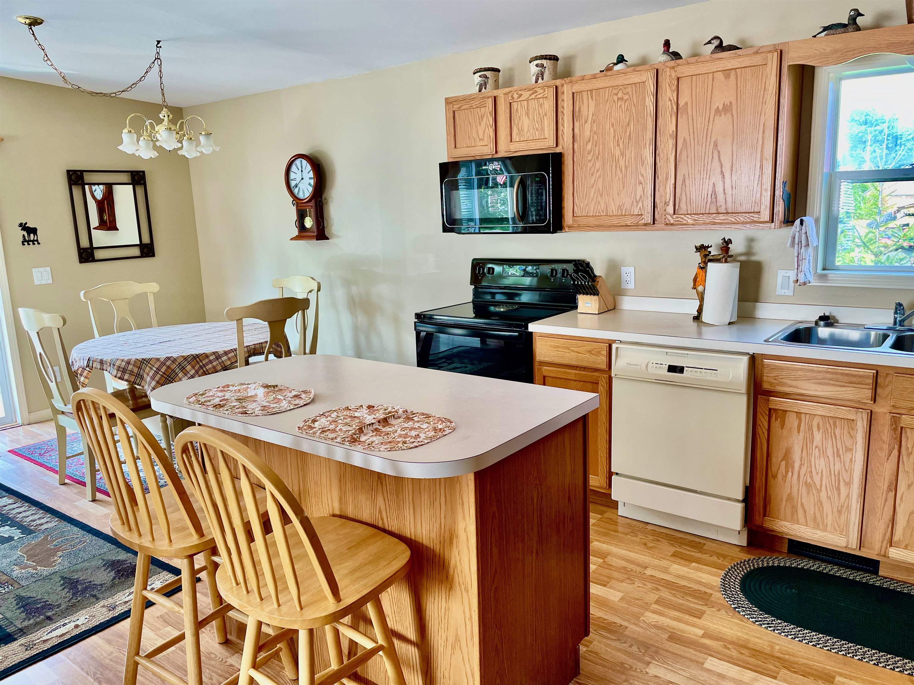 408 Beach Road Pittsburg, NH 03592 - Photo 8 of 38