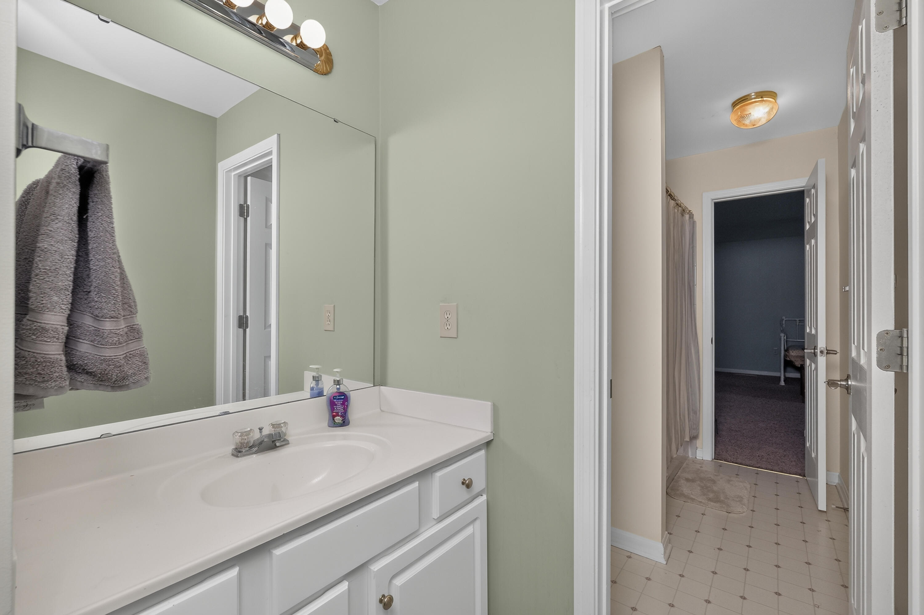 3942 Petersburg Road Burlington, KY 41005 - Photo 34 of 50 Personal vanity