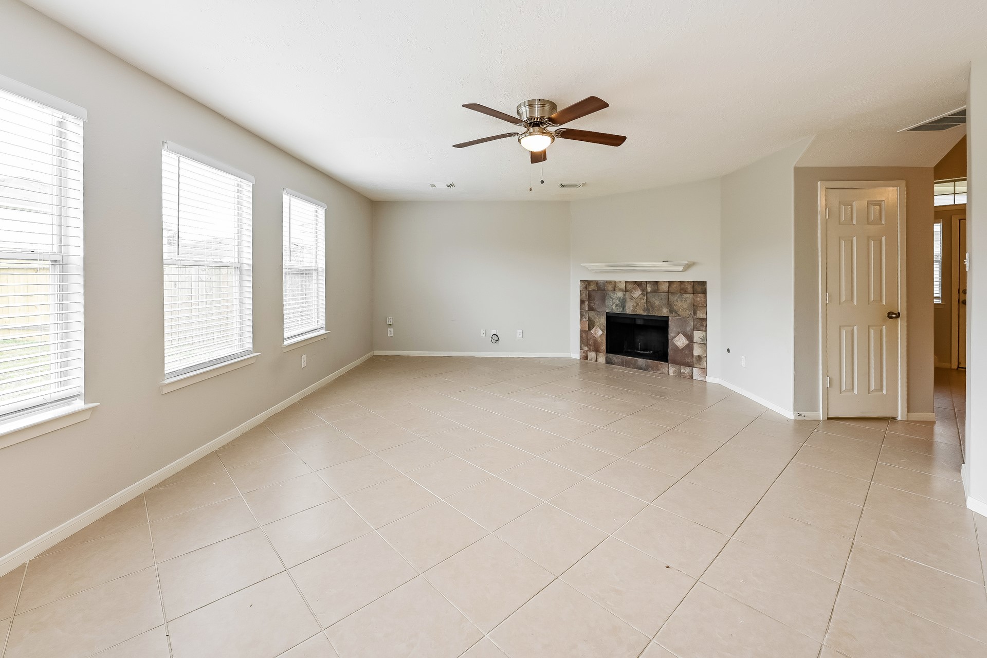 21602 Skyla Circle Humble, TX 77338 - Photo 3 of 15