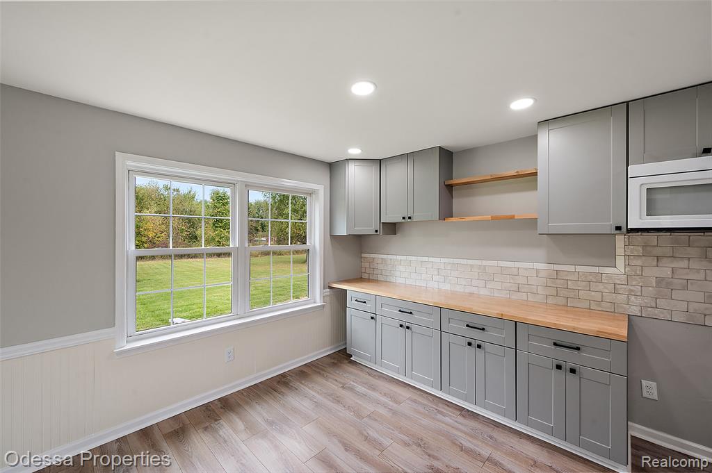 1442 Riley Center Road Memphis, MI 48041 - Photo 11 of 62