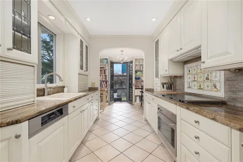 $25,000 | 4 Hunter Avenue, Newport, RI 02840