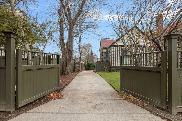 $25,000 | 4 Hunter Avenue, Newport, RI 02840