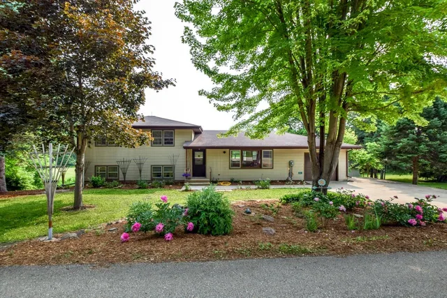 $480,000 | 5802 Woodland Drive, Waunakee, WI 53597