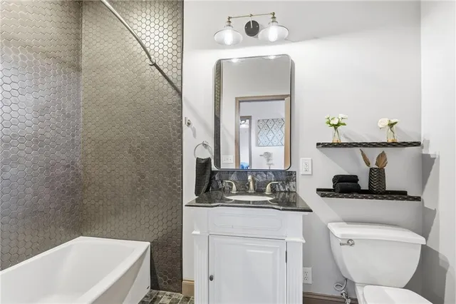 a view of a pathway with a yard