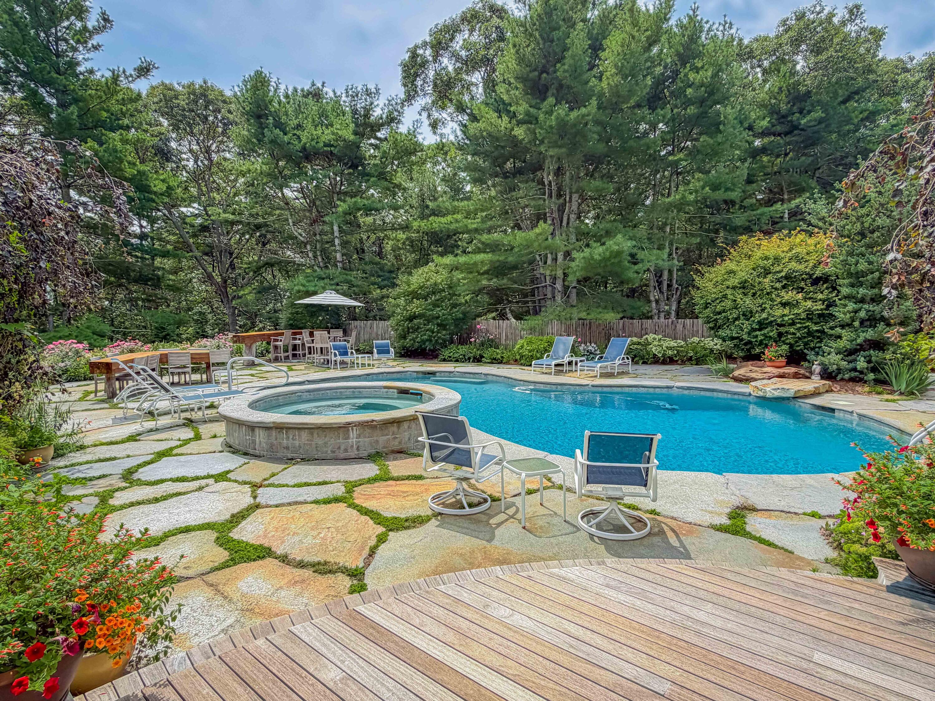 219 Scraggy Neck Road Cataumet, MA 02534 - Photo 11 of 56 219 Scraggy Neck (67 of 85)