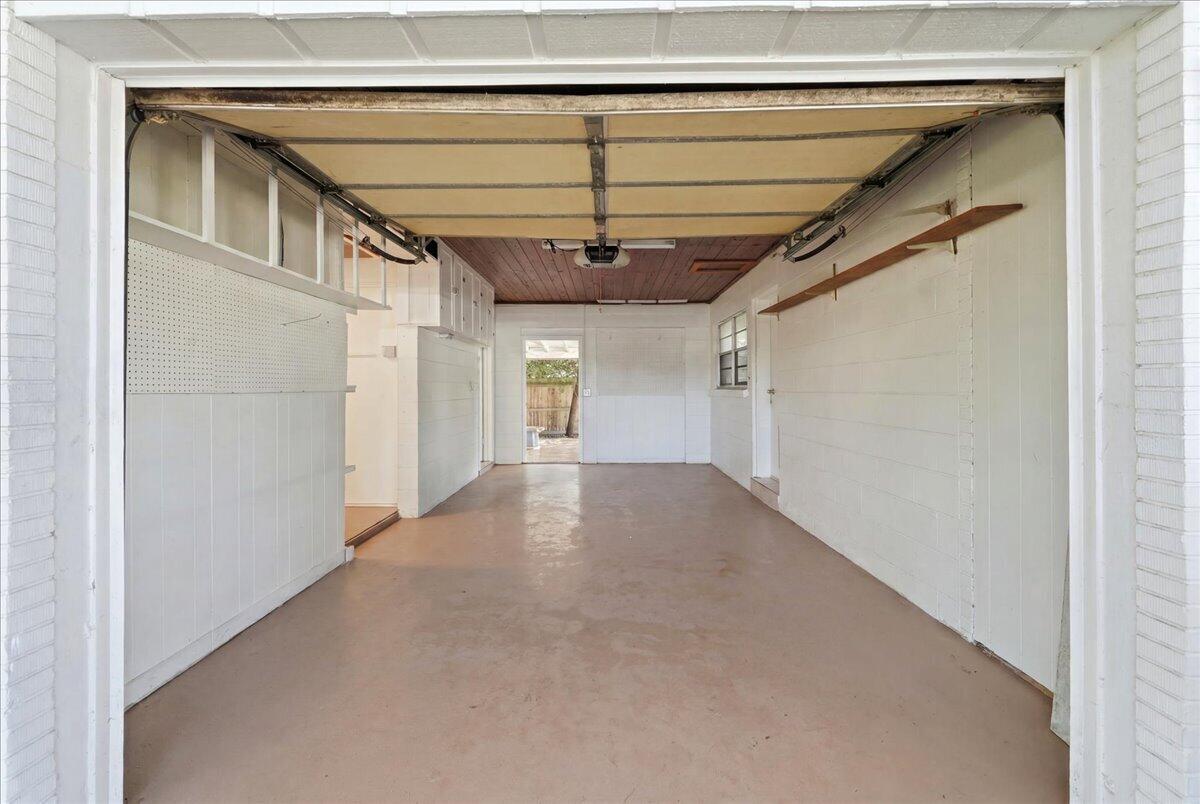 1408 New Jersey Road Lakeland, FL 33803 - Photo 48 of 58 51-Garage