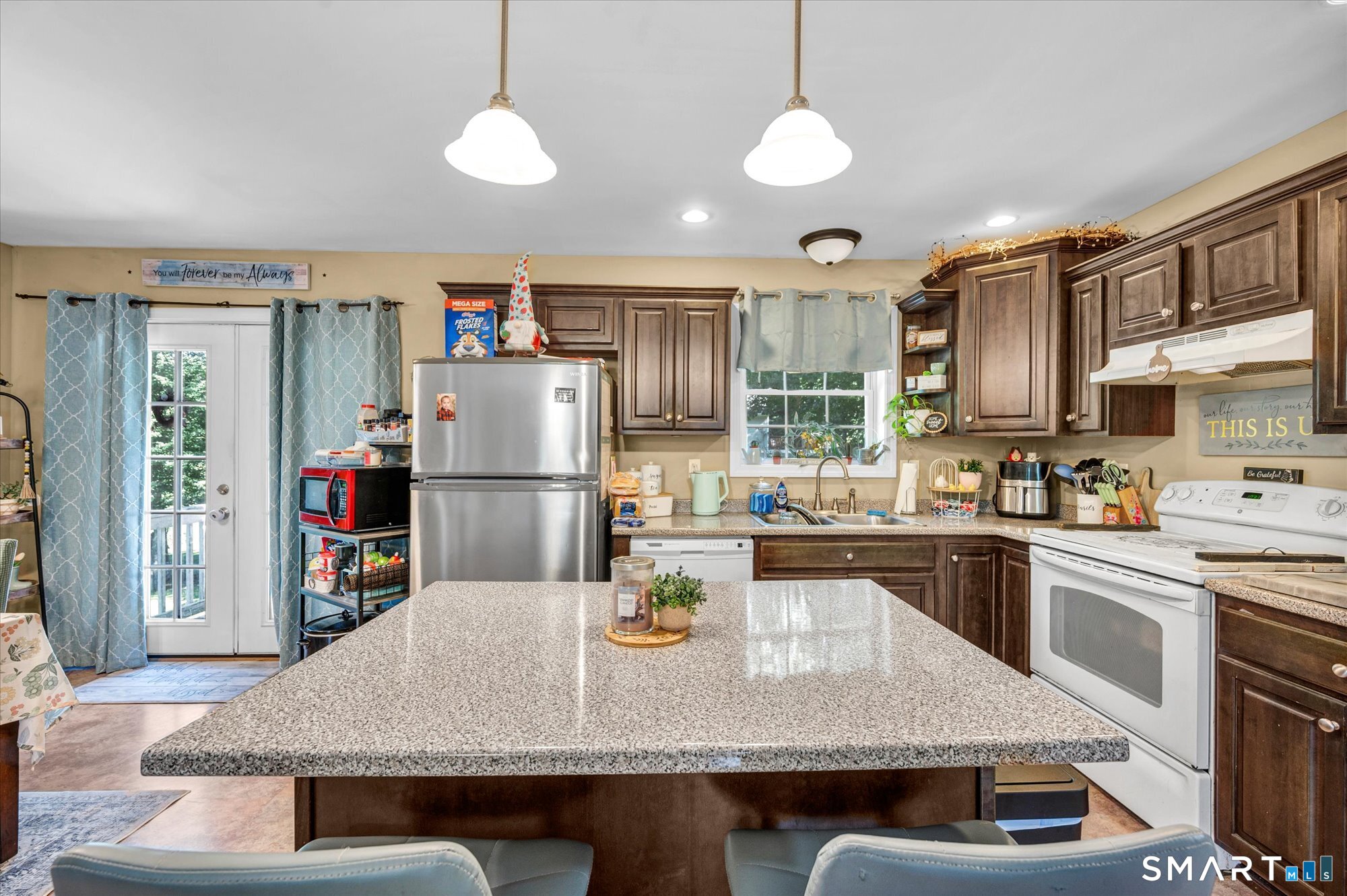 524 Christopher Way Killingly, CT 06241 - Photo 9 of 40 Gallery Image 9