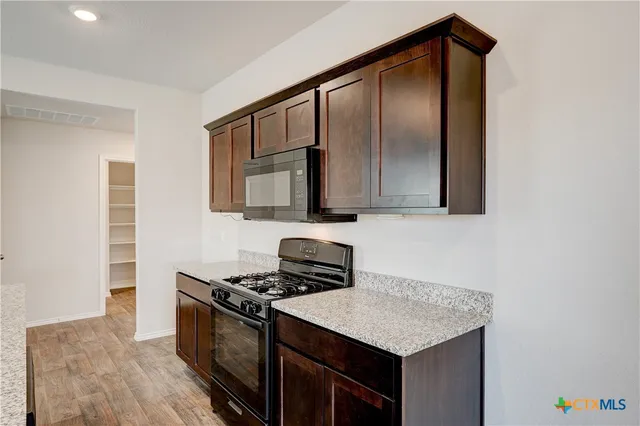 $1,750 | 121 Roanwood Drive, San Marcos, TX 78666