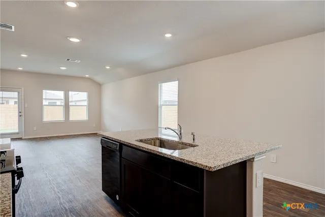 $1,750 | 121 Roanwood Drive, San Marcos, TX 78666